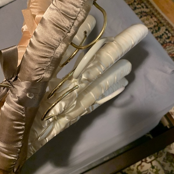 Satin Lingerie hangers - Picture 2 of 5